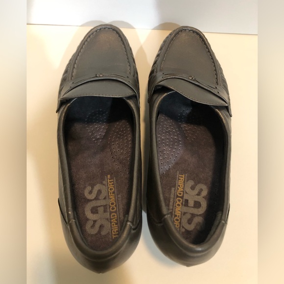 SAS Easier Slip on Loafer Women size 6.5 M, Leather Comfort, pewter color tripad - Picture 3 of 10
